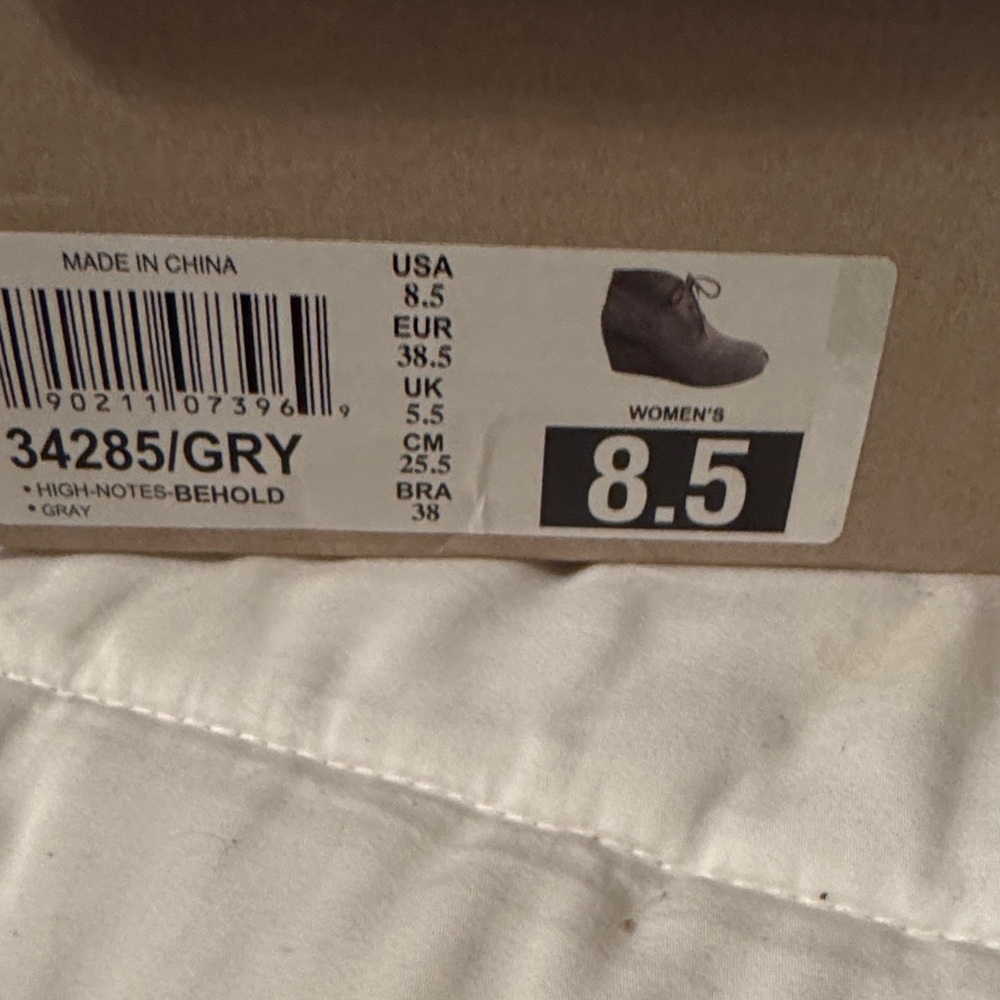 Bobs Skechers Women's Gray Suede Ankle Booties - Picture 5 of 5